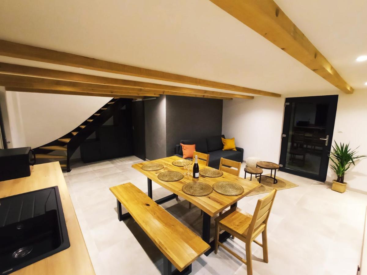Gite Des Trois Chateaux 于瑟朗莱城堡 外观 照片